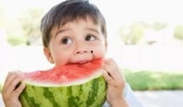 吃瓜嘴变大,揭秘娱乐圈明星们的“膨胀”现象